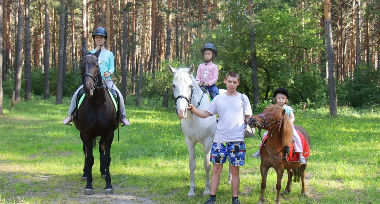 Прогулки на лошадях для двоих. Конный клуб Konipark в Екатеринбурге